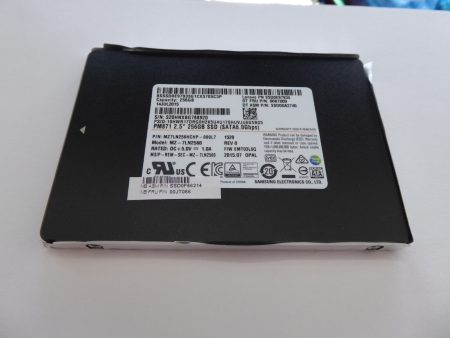 Lenovo Samsung 256GB 2,5  MZ7TY256HDHP-000L7 FRU: 00XK719 bzw. 00JT066 Hot on Sale